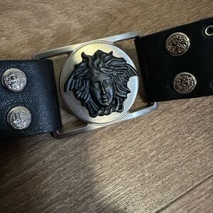 Gianni Versace Vintage Medusa Black Leather Belt with Silver Accents size 30